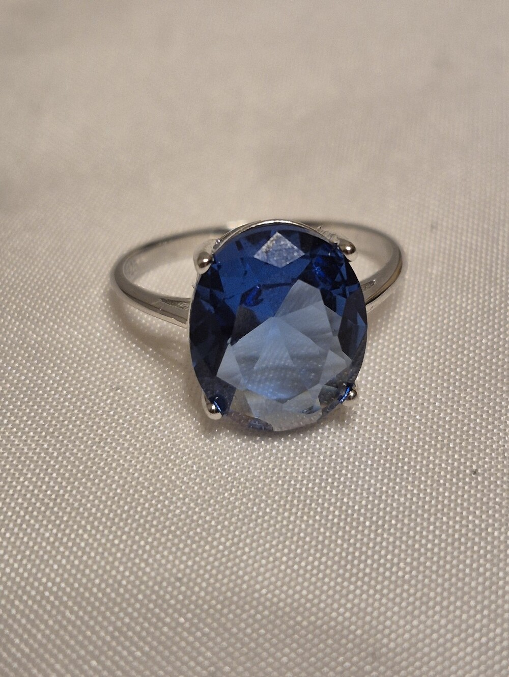 Sterling Silver Tanzanite Solitair Ring
